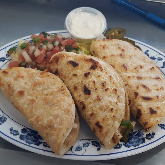 Grande Quesadilla