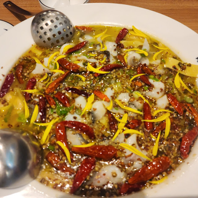signature sauerkraut fish combo 老坛子酸菜鱼单人份香米饭