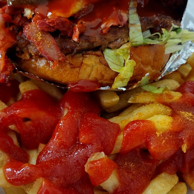 Trompoburger Con Papas Fritas Grandes