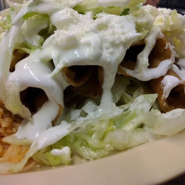 Carnitas Flautas
