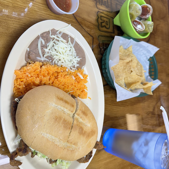 Cena De Torta Con Arroz Y Frijoles Torta Dinner with Rice and Beans
