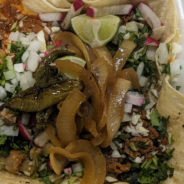Tacos De Tripa Buche Y Chicharrón