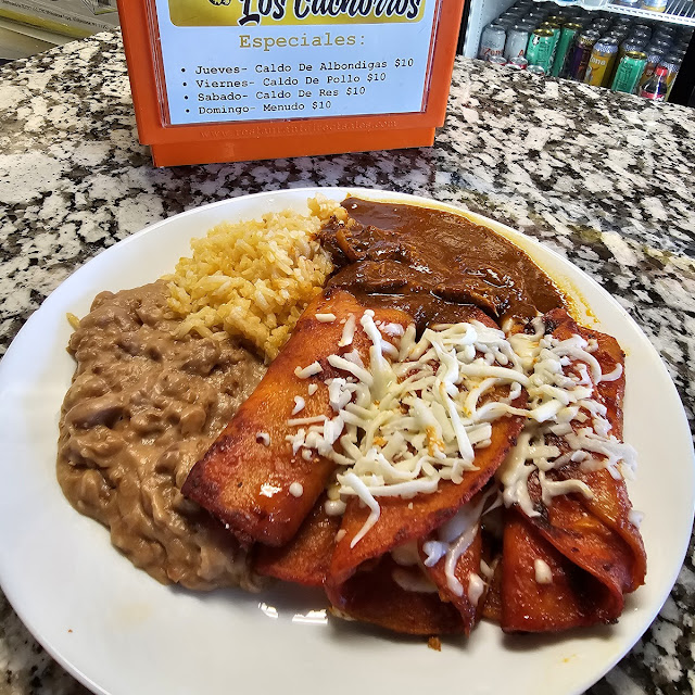 Enchiladas Con Frijoles I Arroz