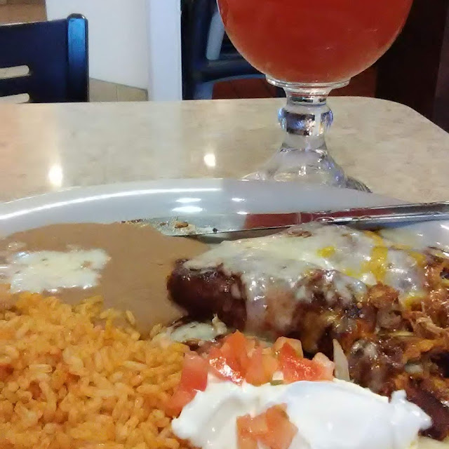 Enchiladas Rojas Arroz Chips & Salsa Michelada