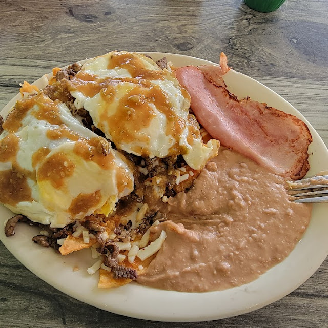Chilaquiles Rojos with Fajitas