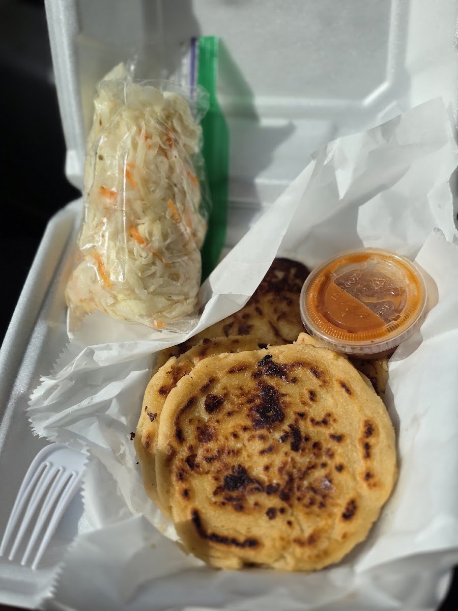 Taqueria y Pupuseria La Famosa