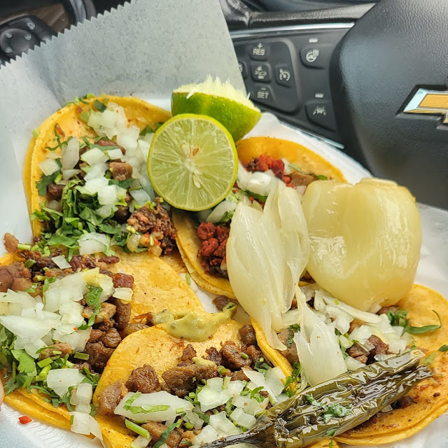 Tacos De Suadero Y Longaniza