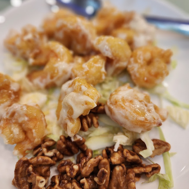 Honey Walnut Shrimp 西汁核桃虾
