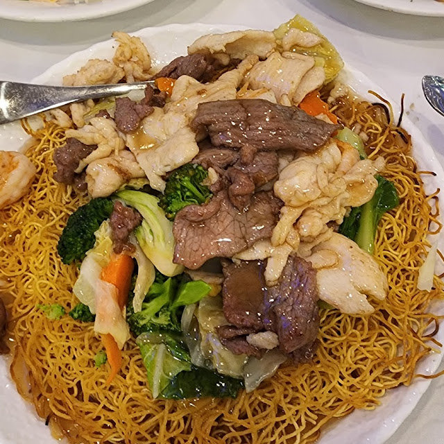 house special pan fried noodle 招牌两面黄