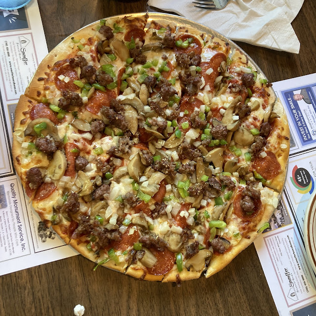 Medium Deluxe Pizza