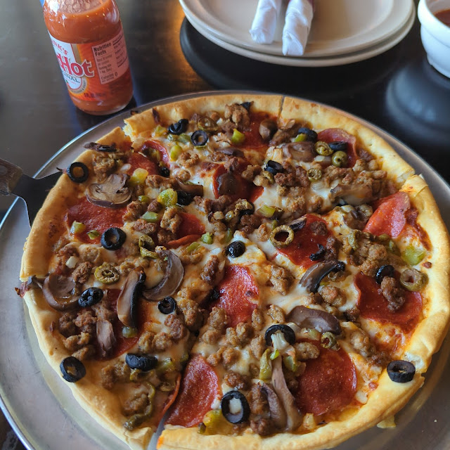 Everything Pizza