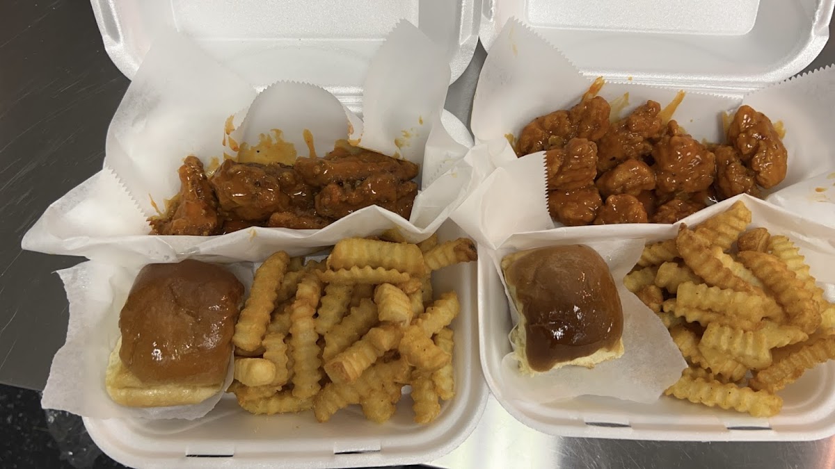 Tease Me Wingz N’ Sweetz