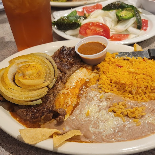 Bistek Rranchero and Chiles Toreados