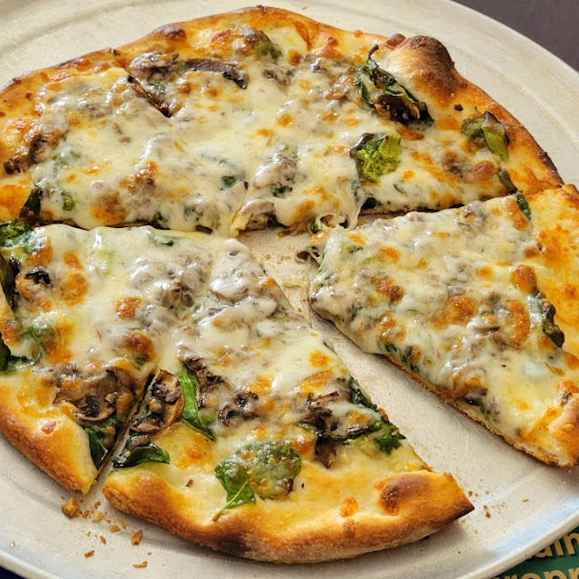 White Pie with Mushrooms and Spinach