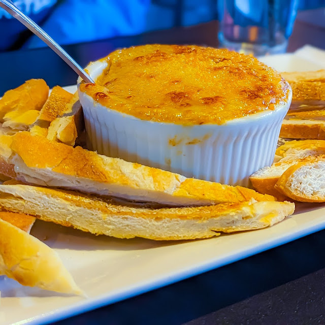 Garlic Bread Fondue
