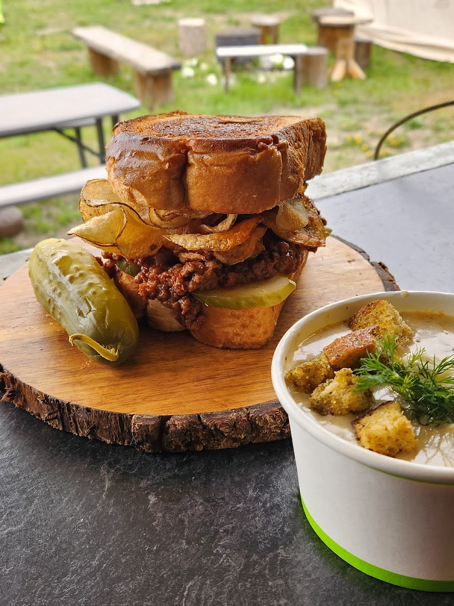 The Dilly Food Truck