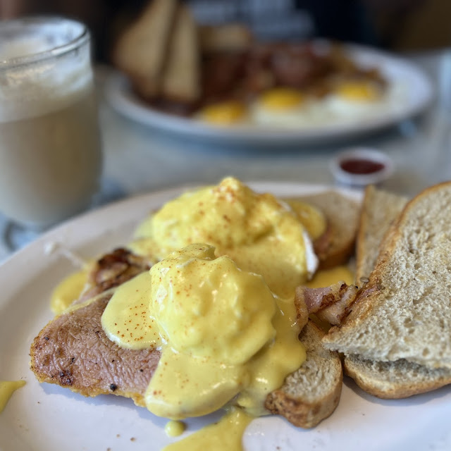 Eggs Benedict