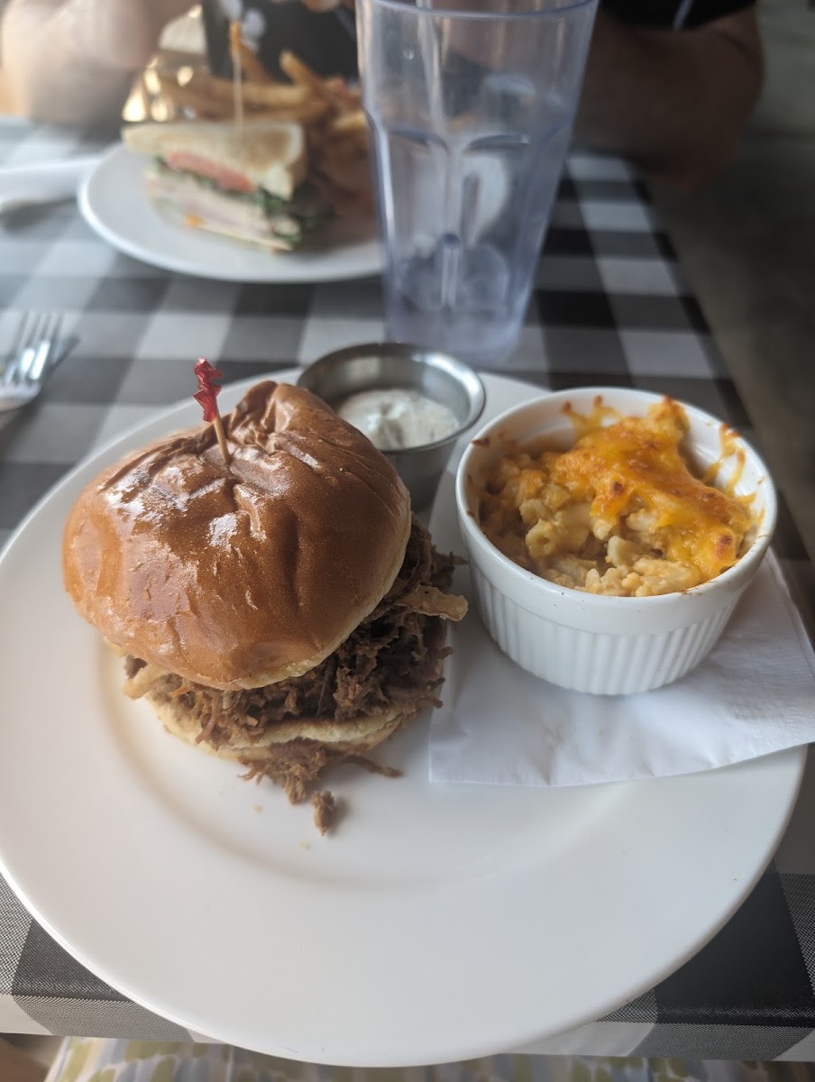 The Hammel House Inn, Restaurant & Bar