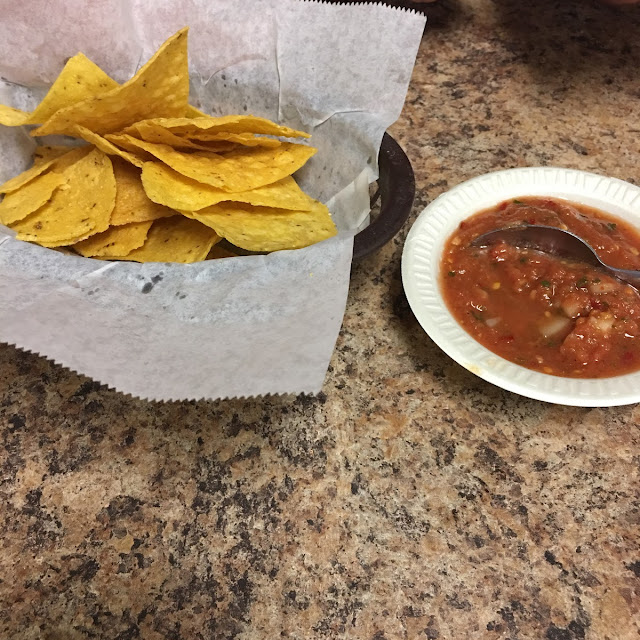 Chips & Salsa Roja