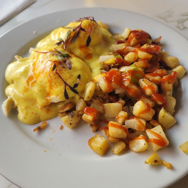 Crab Benedict