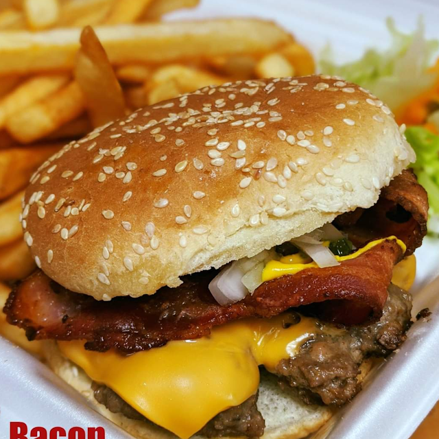 Bacon Burger with Cheese Deluxe