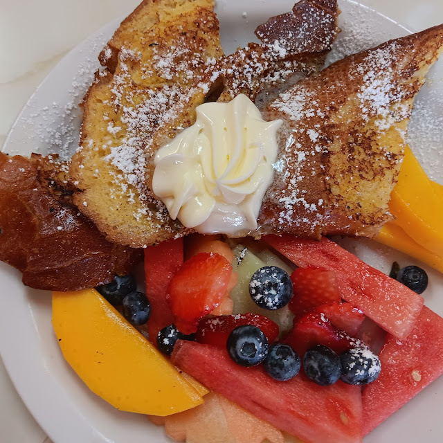French Toast with Fresh Fruit