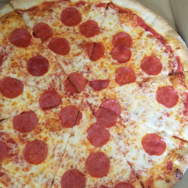 Large Pepperoni Pizza