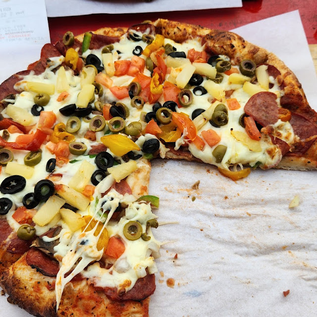 Tom's Special Pizza