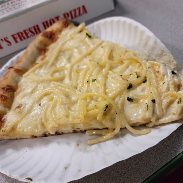 Spaghetti Alfredo Pizza