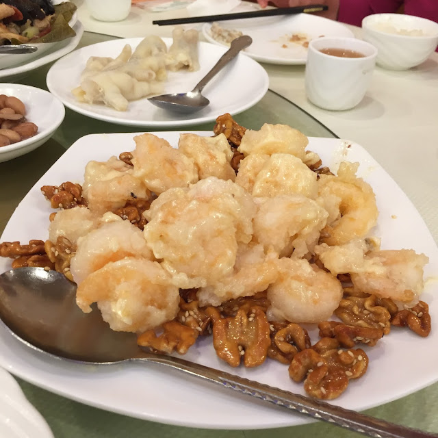 prawns with walnut in mayonnaise sauce 合桃西汁虾