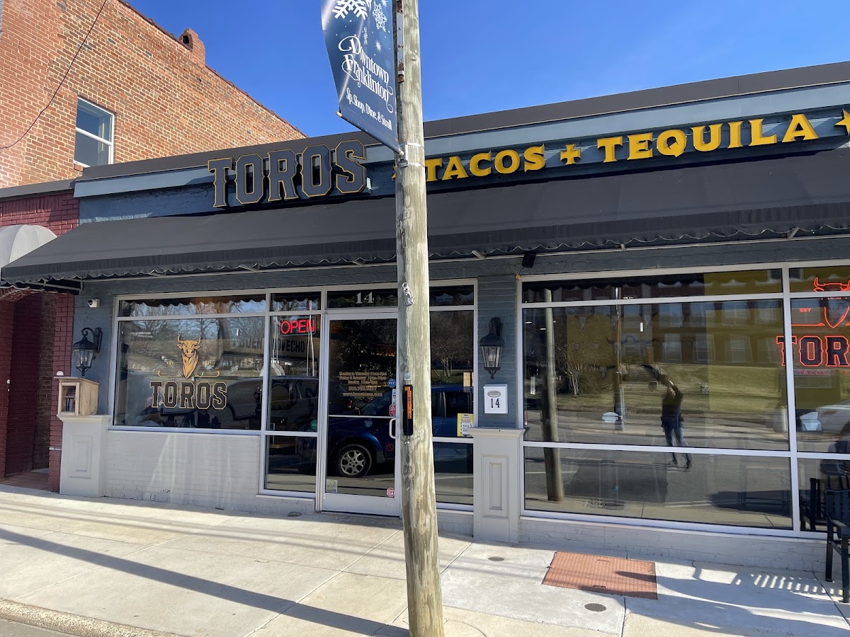 TOROS TACOS+TEQUILA