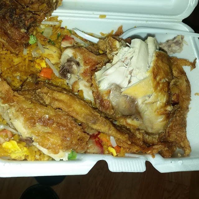 Medio Pollo Y Arroz Con Cerdo