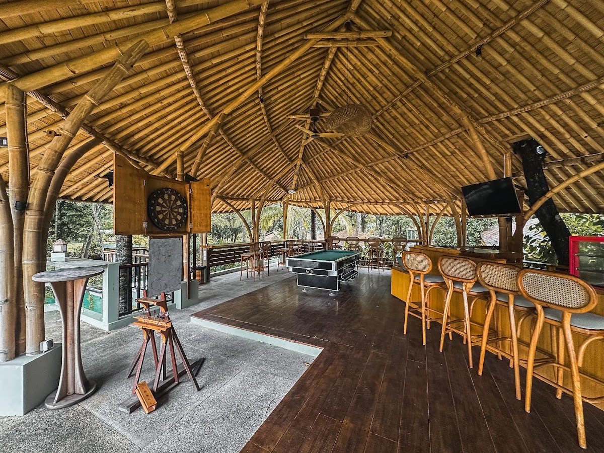 Tropik Restaurant & Sports Bar