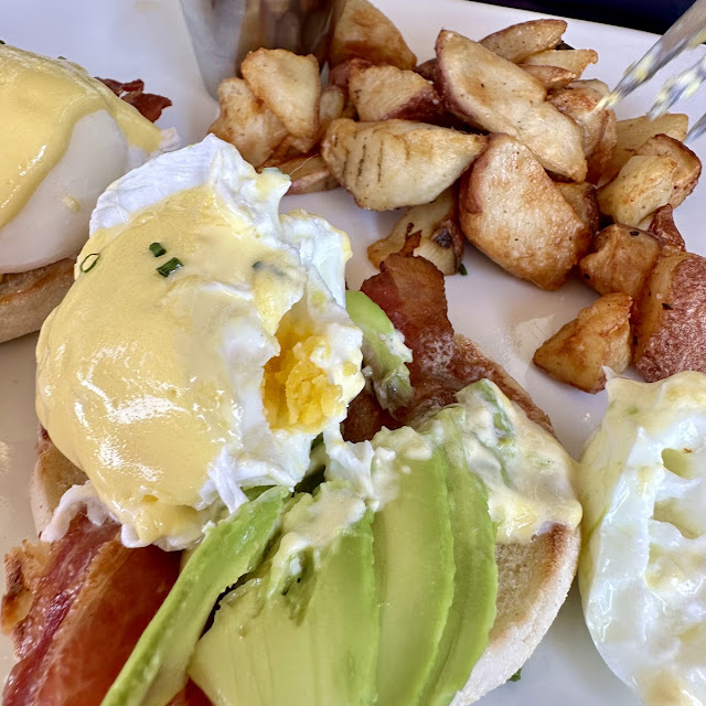 Eggs Benedict