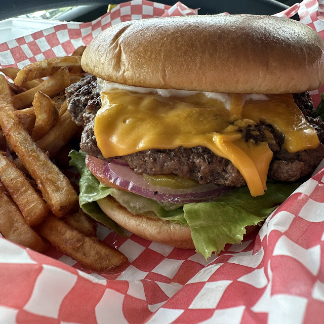 Cheeseburger with Fries