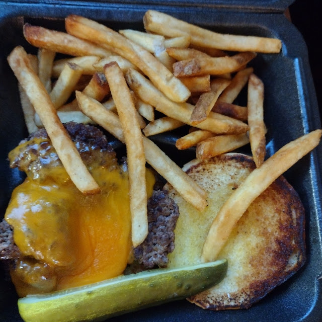 Classic Cheeseburger