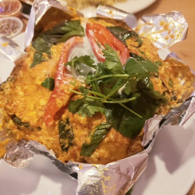 Steamed Seafood Curry and Fried Rice